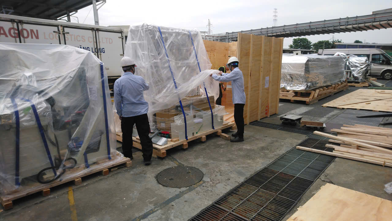 VẬN CHUYỂN MÁY MÓC, HÀNG QUÁ KHỔ QUÁ TẢI, DI DỜI NHÀ XƯƠNG